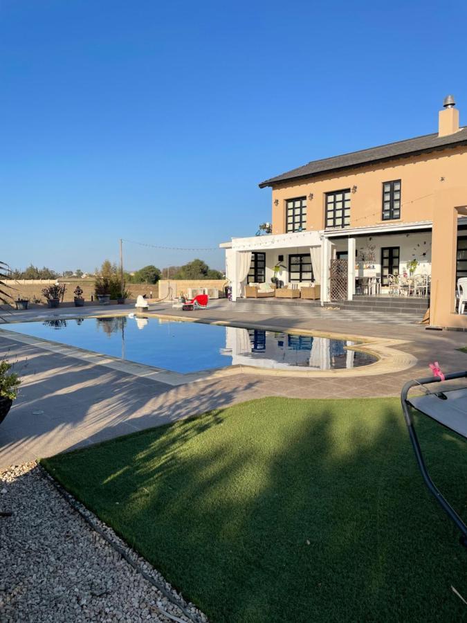 The Pervoli Studio - Pool - Close To Beach Larnaca Esterno foto