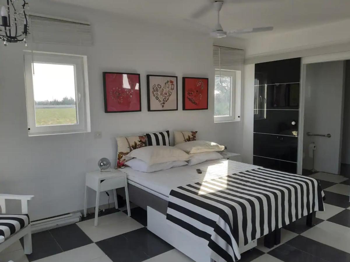 The Pervoli Studio - Pool - Close To Beach Larnaca Esterno foto